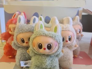 POP MART Labubu